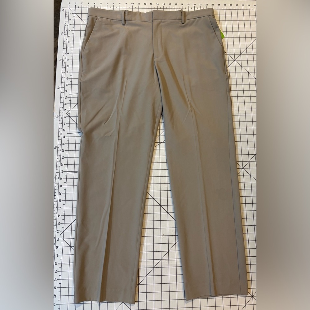 NWT Perry Ellis Portfolio Men’s Tan 38/32 Resolution Modern Fit Dress Pants
